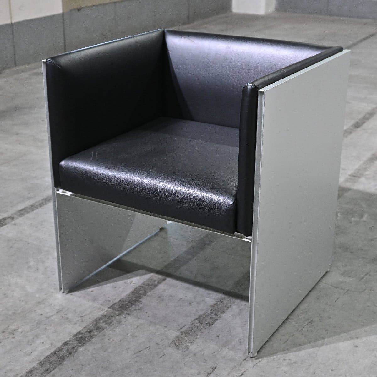 マルニ】ブリティッシュコレクション KENT-COURT 本革 2人掛けソファ