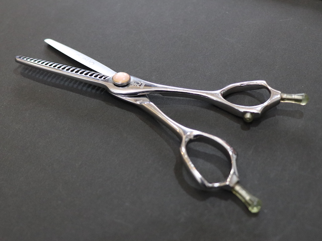 光シザー HIKARI c-evo762 美容師用 理容師用 トリマー用 中古セニング