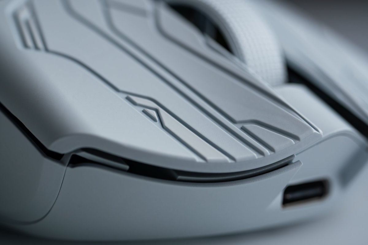 Finalmouse ULX “Frostlord” feels like the definition of too little