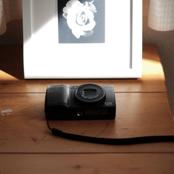 リコー GR DIGITAL IV ホワイトエディション 価格比較 - 価格.com