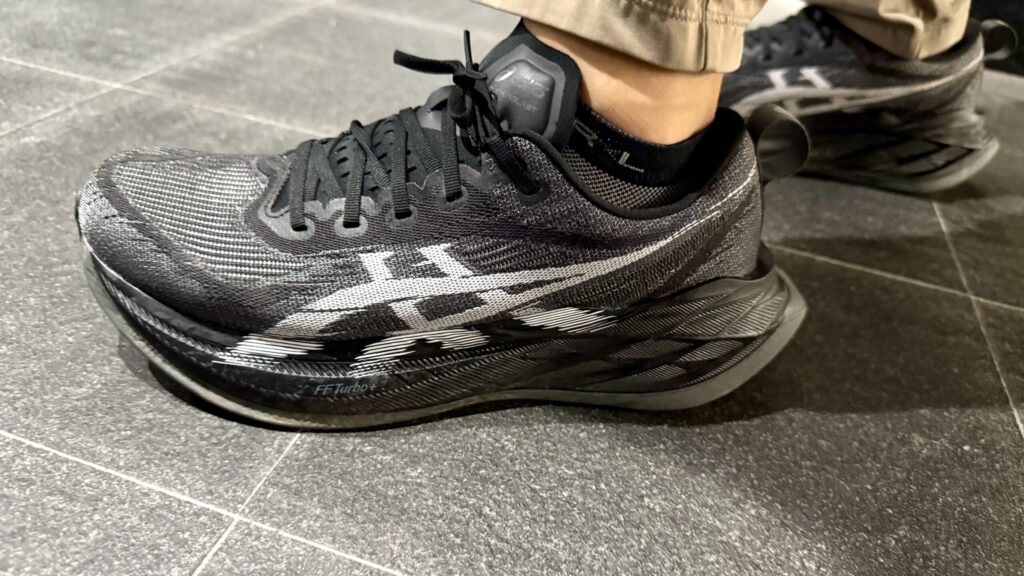 レビュー】アシックス スーパーブラスト2 気怠さも跳ね飛ばす | ランハイク