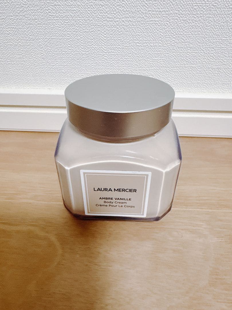 【未使用品】ローラメルシエ　ボディークリーム　アンバーバニラ　200g セラム ボディクリーム アンバーバニラ 200mL / ローラ メルシエ(LAURA