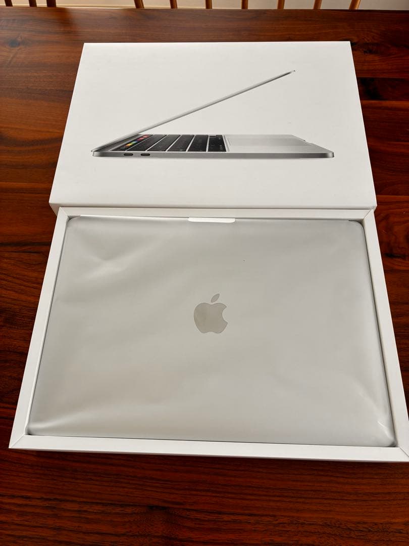 MacBook Pro 13インチ シルバー Amazon.com: Apple MacBook Pro (13-Inch, 8GB RAM, 128GB Storage