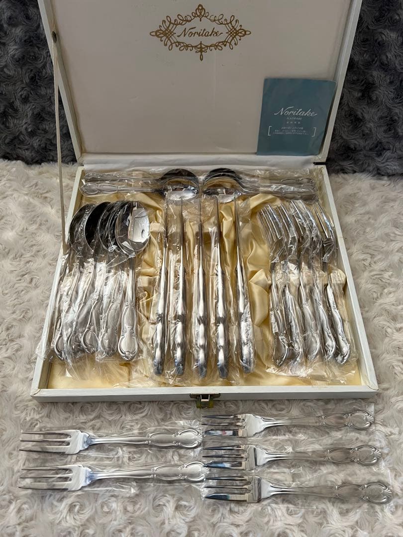 ノリタケ　カトラリーセット　パレス　ディナーセット〈25本セット〉 未使用 ノリタケ カトラリーセット パレス ディナー デザート 20本